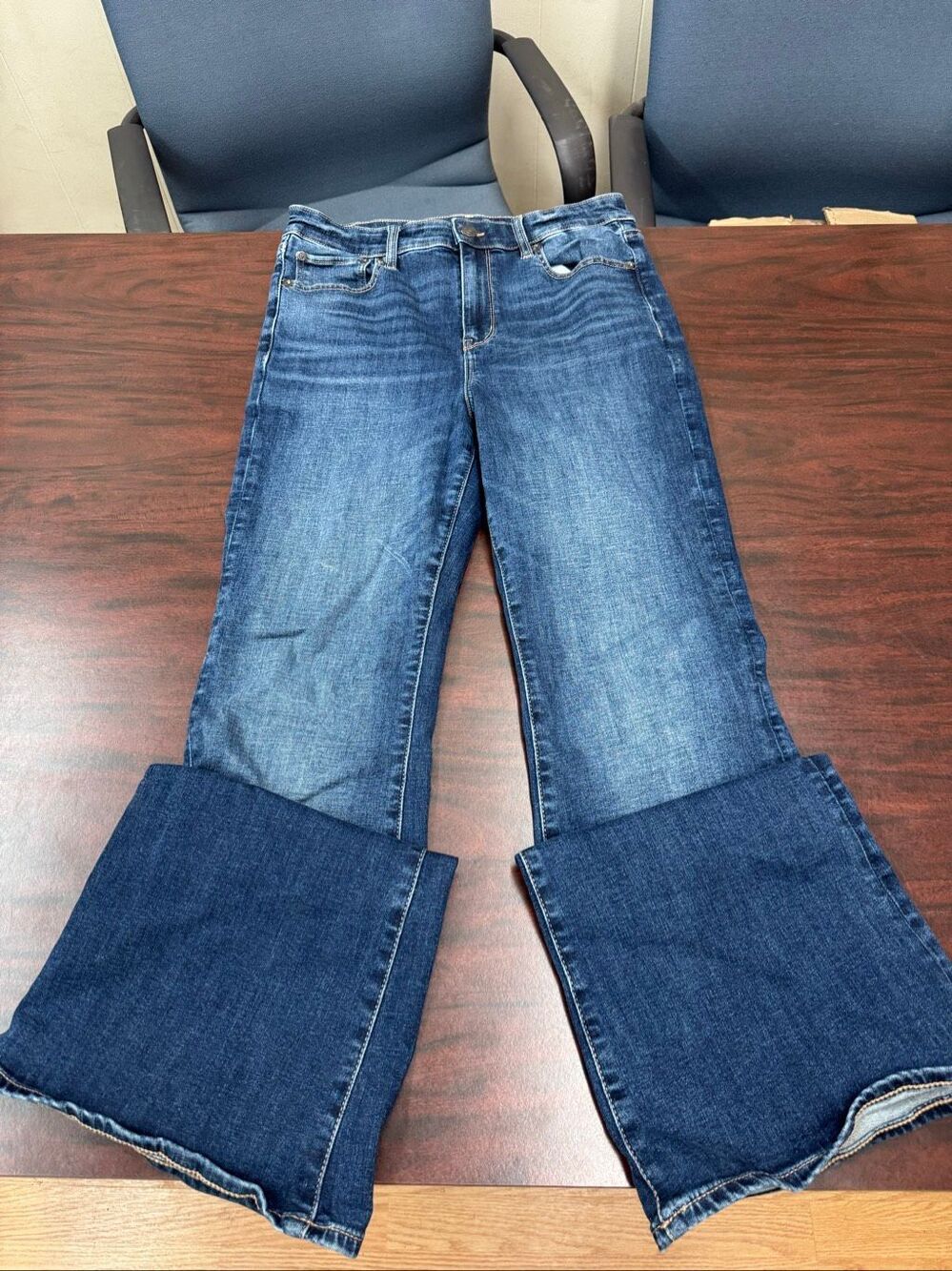 American Eagle Next Level Stretch Super High-Rise Flare Jeans Size 10